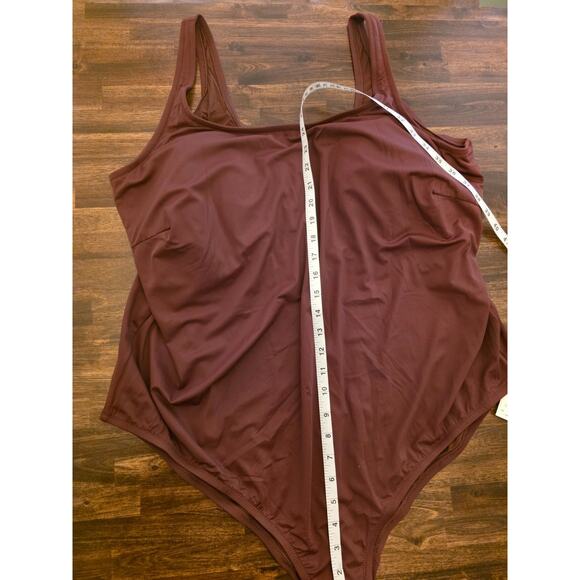 Amazon Essentials One-Piece Swimsuit Deep Brown Size 5X Plus Size Scoop Neck NWT - Picture 4 of 9